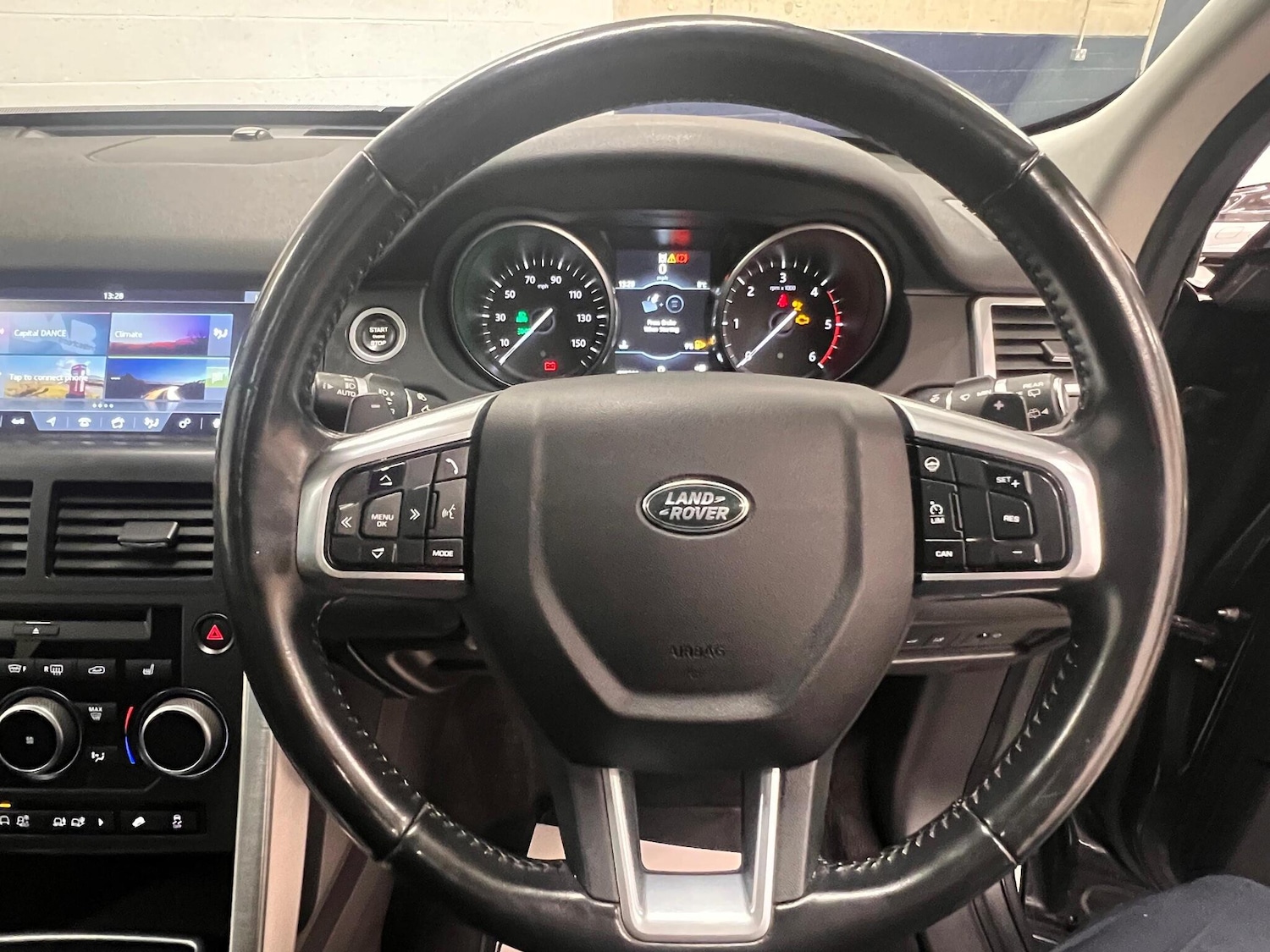 Used Land Rover Discovery Sport 2017 for sale - 76913825: Photo 26