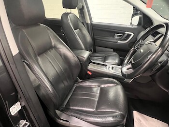 Used Land Rover Discovery Sport 2017 for sale - 76913825: Photo