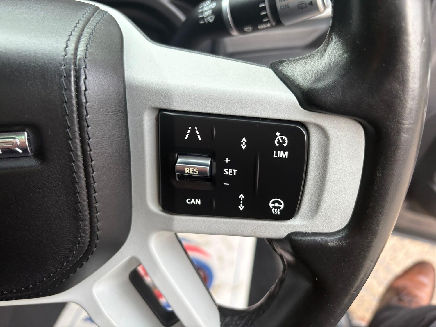 Used Land Rover Defender 110 for sale - 77191404: Photo 100