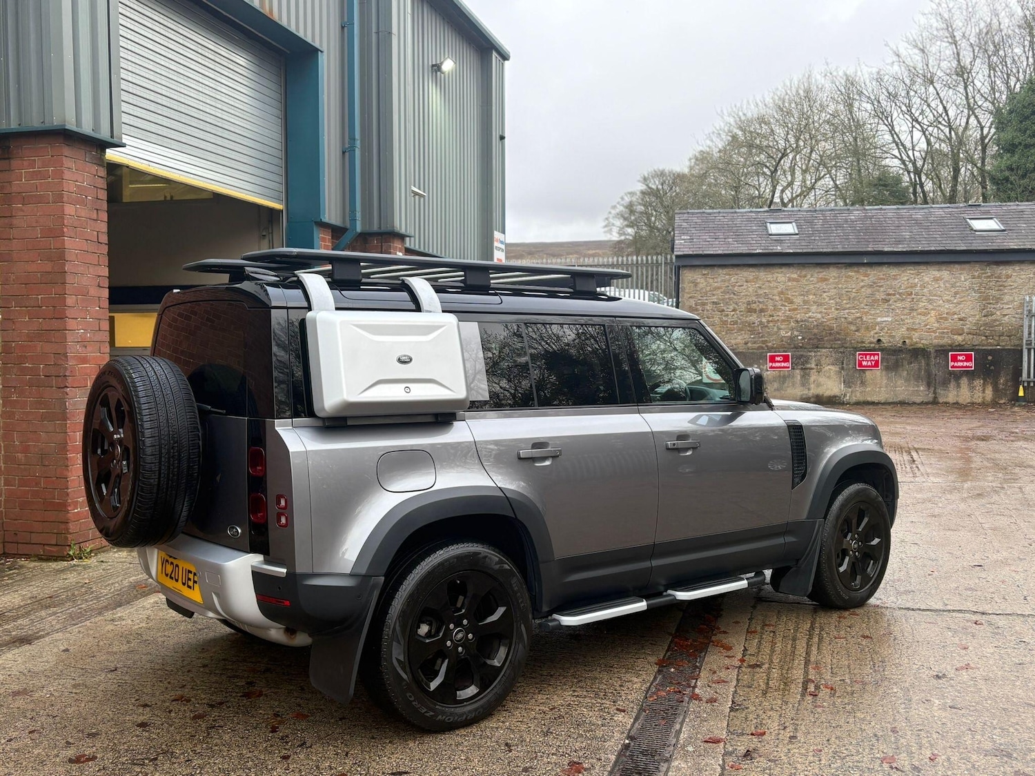 Used Land Rover Defender 110 for sale - 77191404: Photo 5