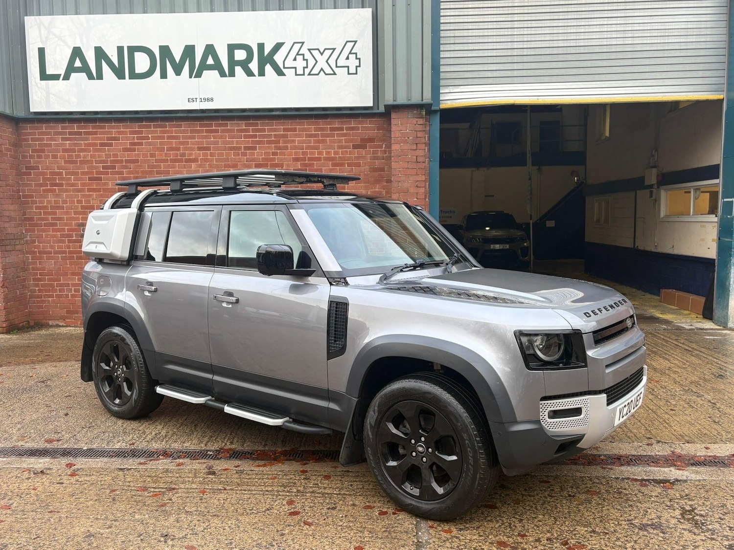 Used Land Rover Defender 110 for sale - 77191404: Photo 6