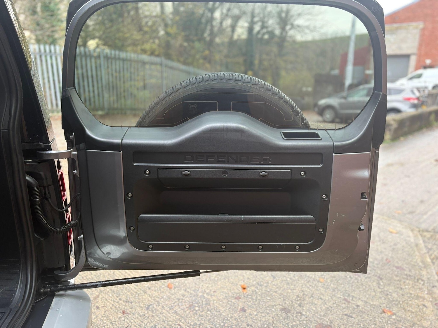 Used Land Rover Defender 110 for sale - 77191404: Photo 65