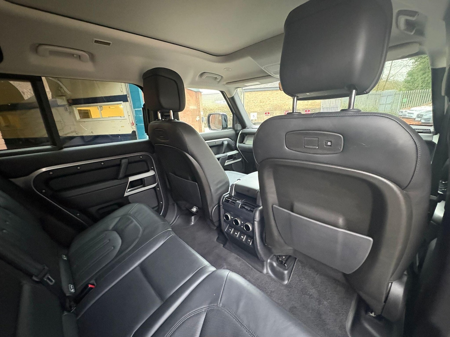 Used Land Rover Defender 110 for sale - 77191404: Photo 96