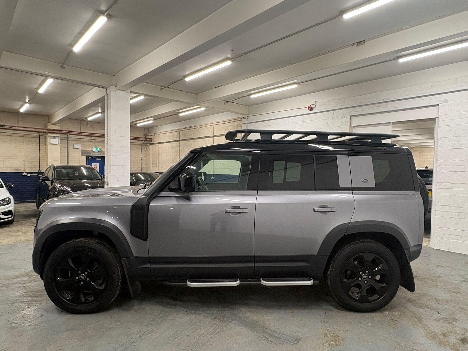 Used Land Rover Defender 110 for sale - 77191404: Photo 99