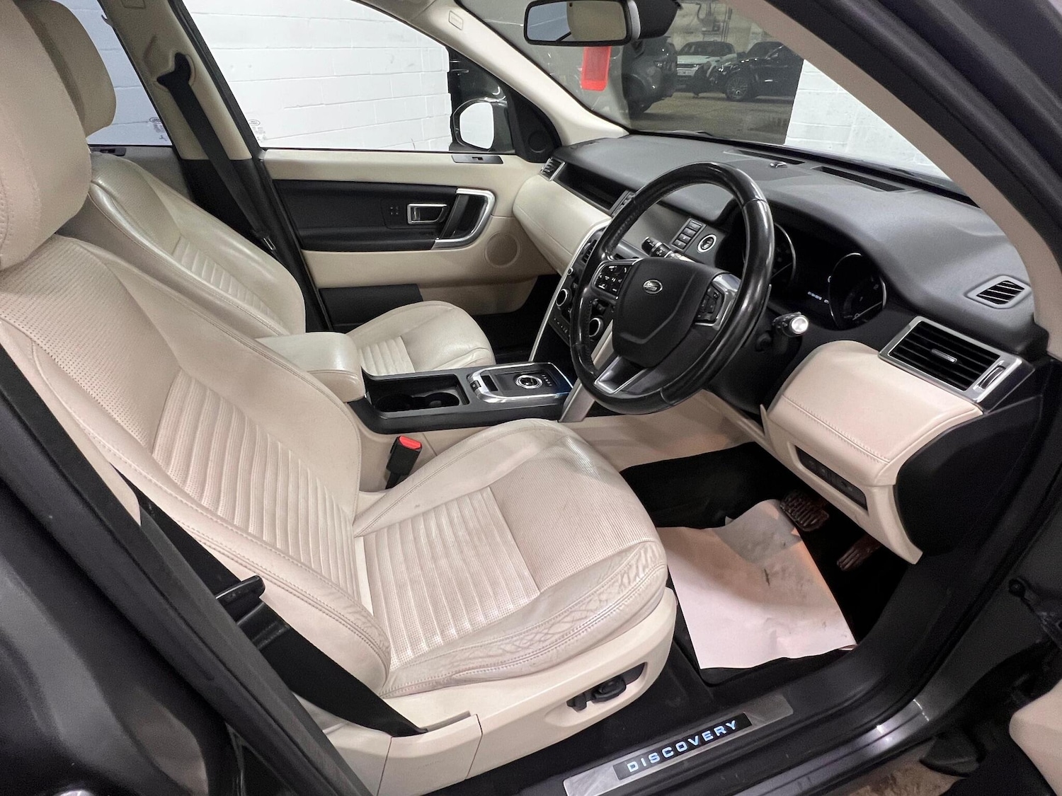 Used Land Rover Discovery Sport 2015 for sale - 76926848: Photo 12