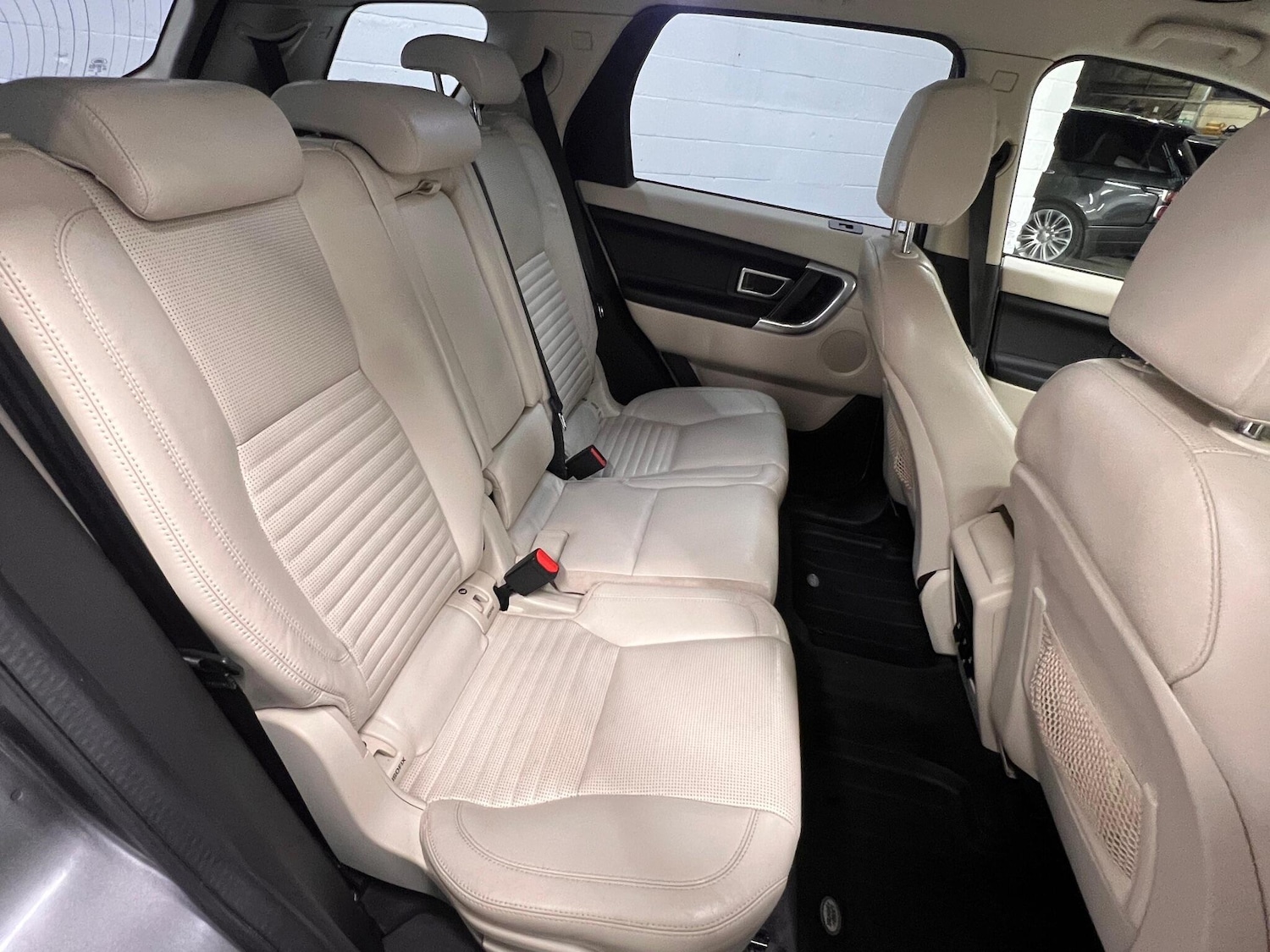 Used Land Rover Discovery Sport 2015 for sale - 76926848: Photo 13