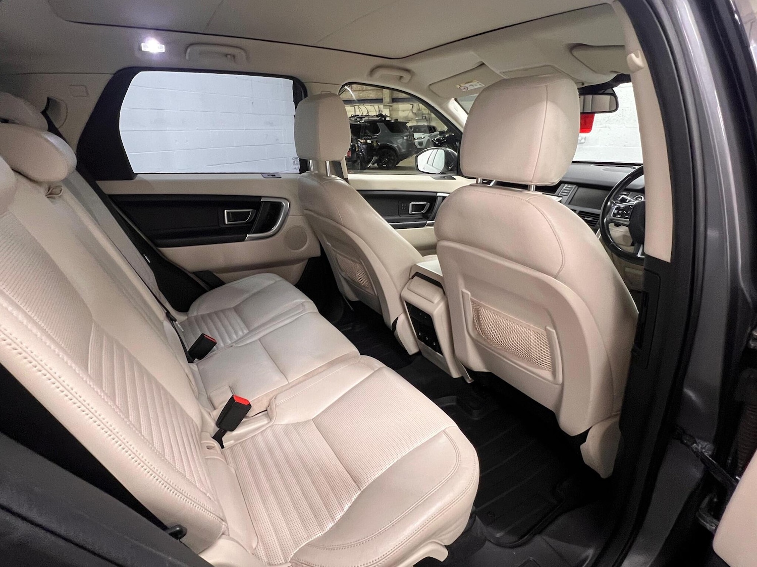 Used Land Rover Discovery Sport 2015 for sale - 76926848: Photo 16