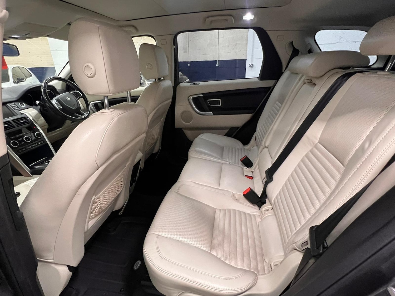 Used Land Rover Discovery Sport 2015 for sale - 76926848: Photo 18