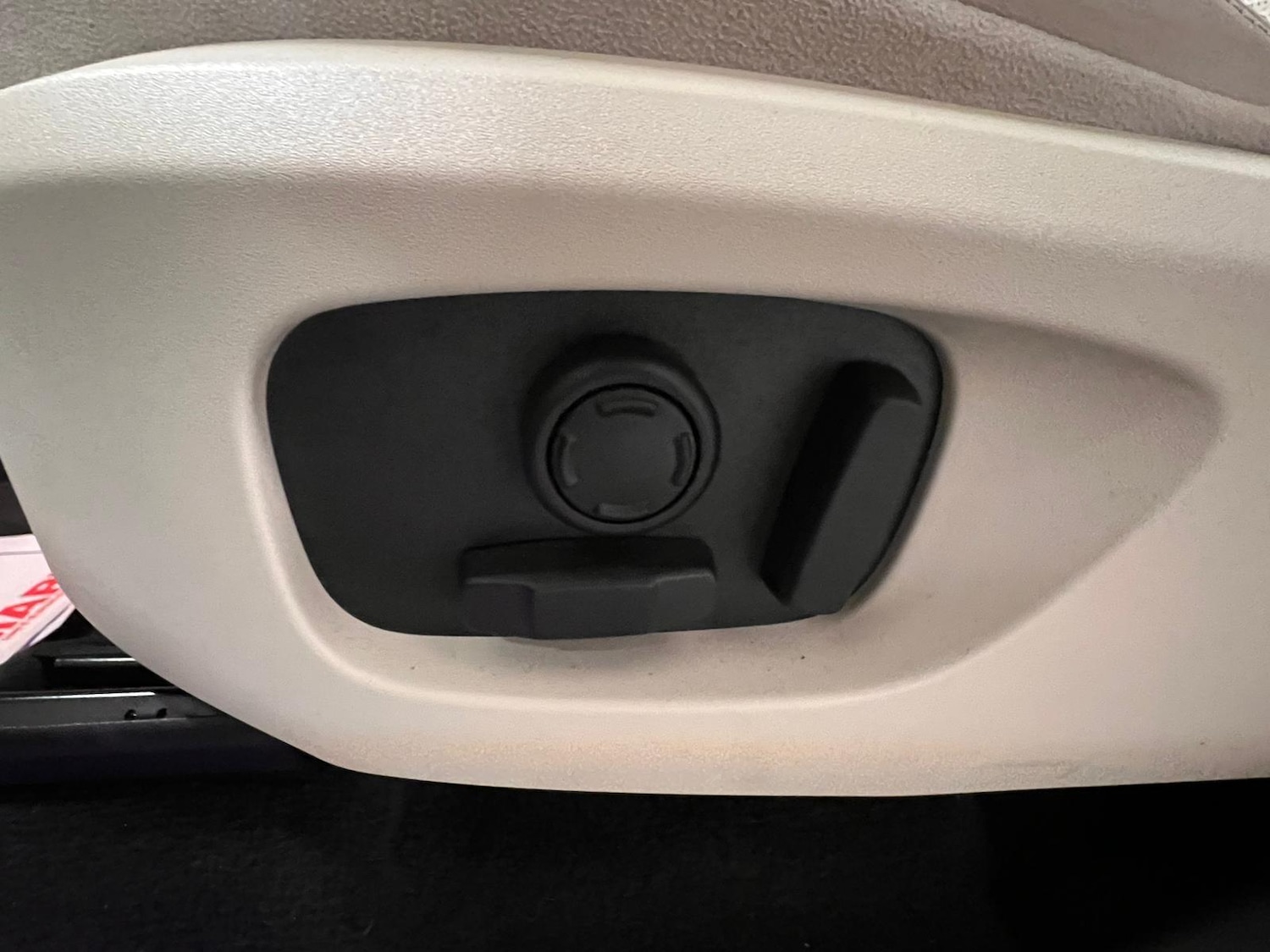 Used Land Rover Discovery Sport 2015 for sale - 76926848: Photo 25