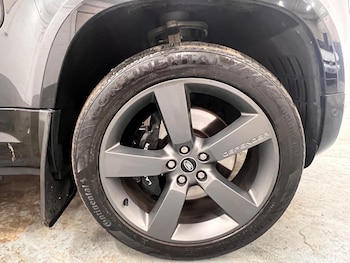 Used Land Rover Defender 110 2022 for sale - 76742412: Photo