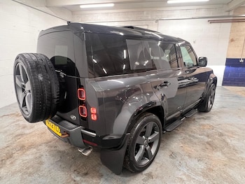 Used Land Rover Defender 110 2022 for sale - 76742412: Photo