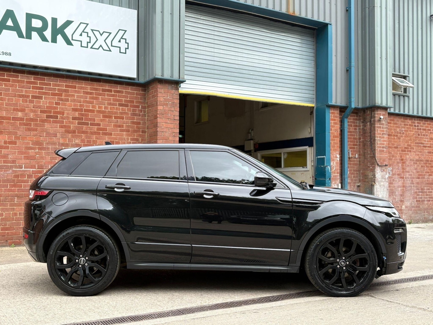 Used Land Rover Range Rover Evoque 2015 for sale - 77559122: Photo 3