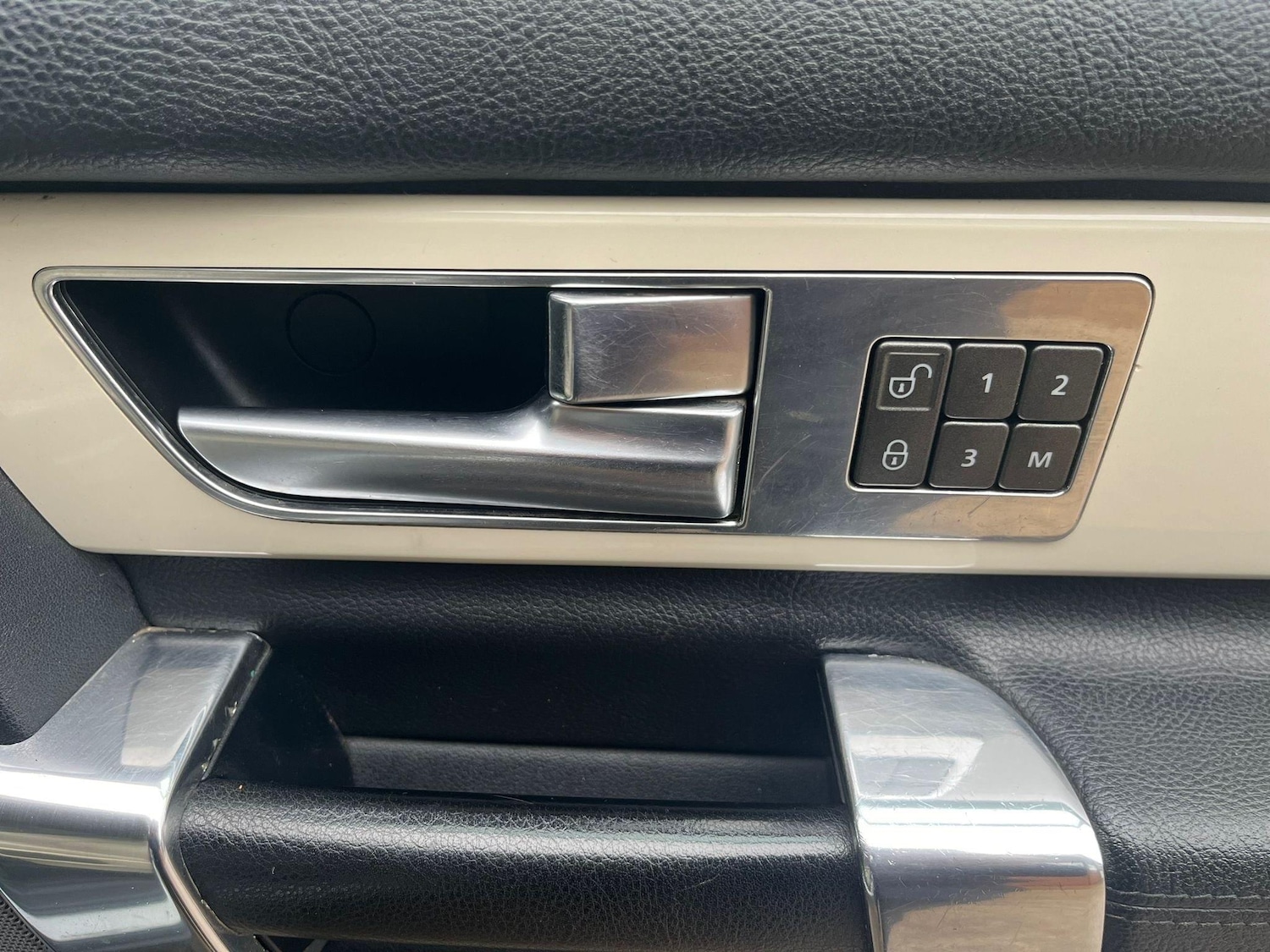 Used Land Rover Discovery 2014 for sale - 77783433: Photo 26