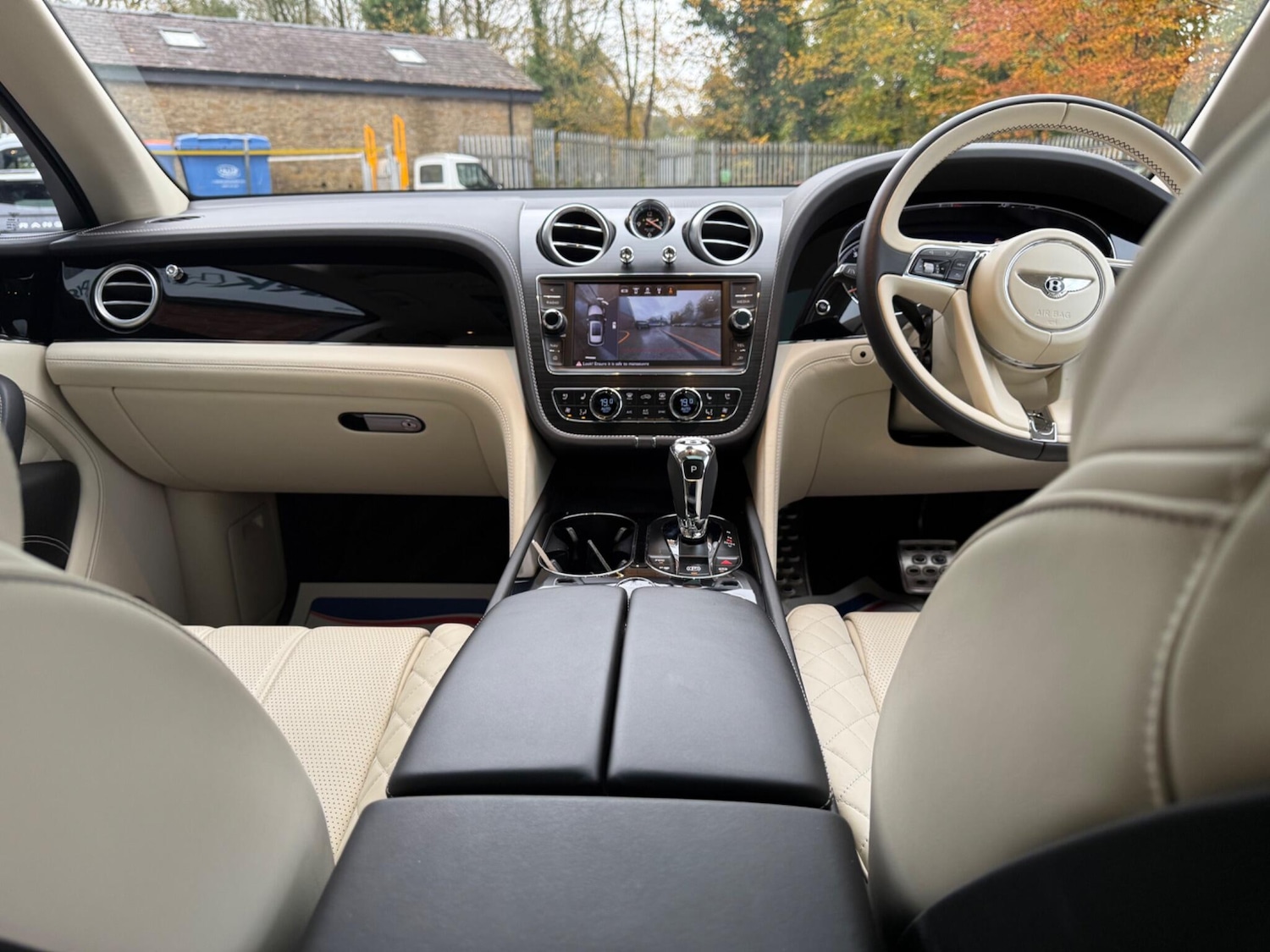 Used Bentley Bentayga 2018 for sale - 76714832: Photo 17