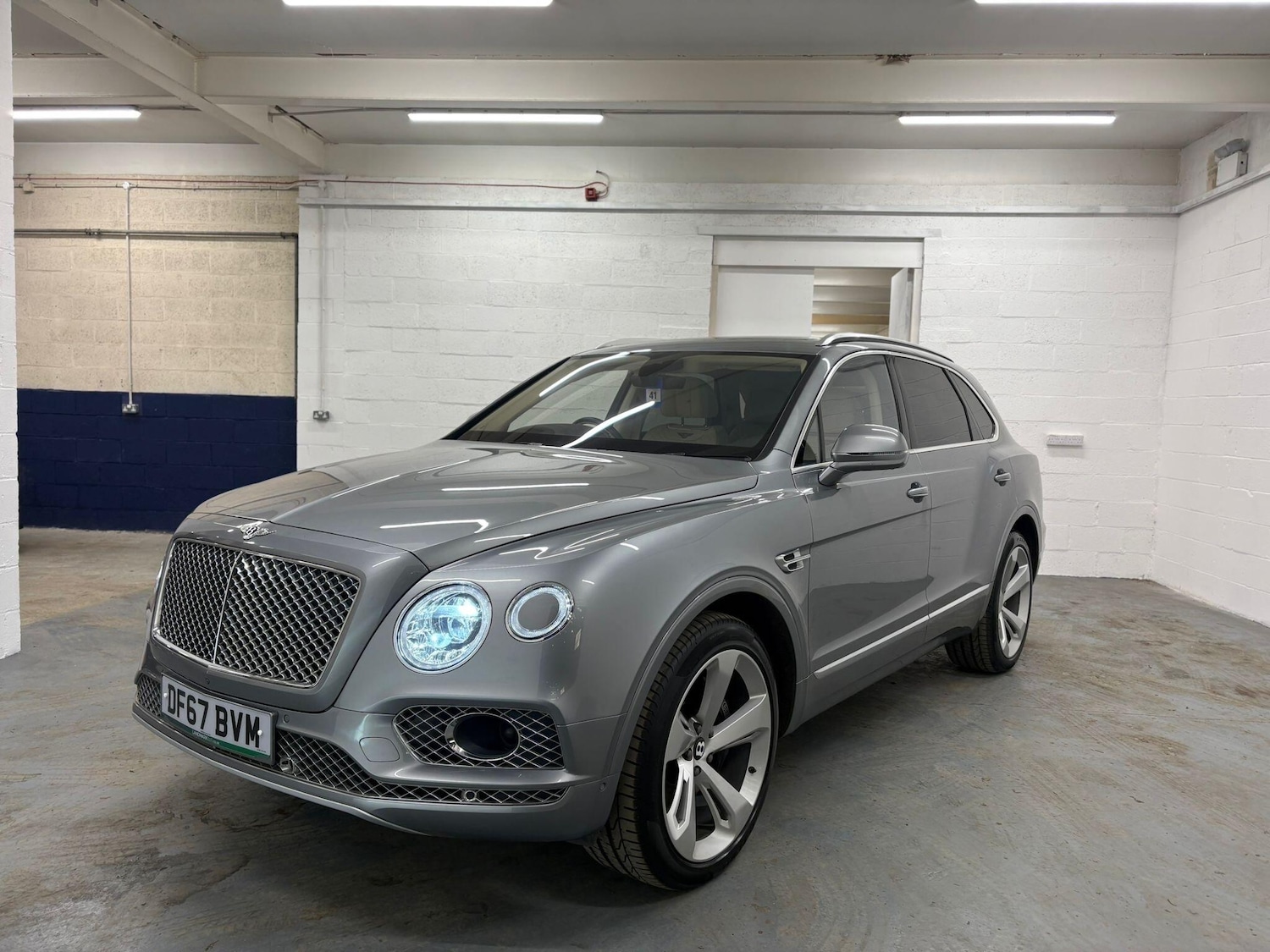 Used Bentley Bentayga 2018 for sale - 76714832: Photo 2