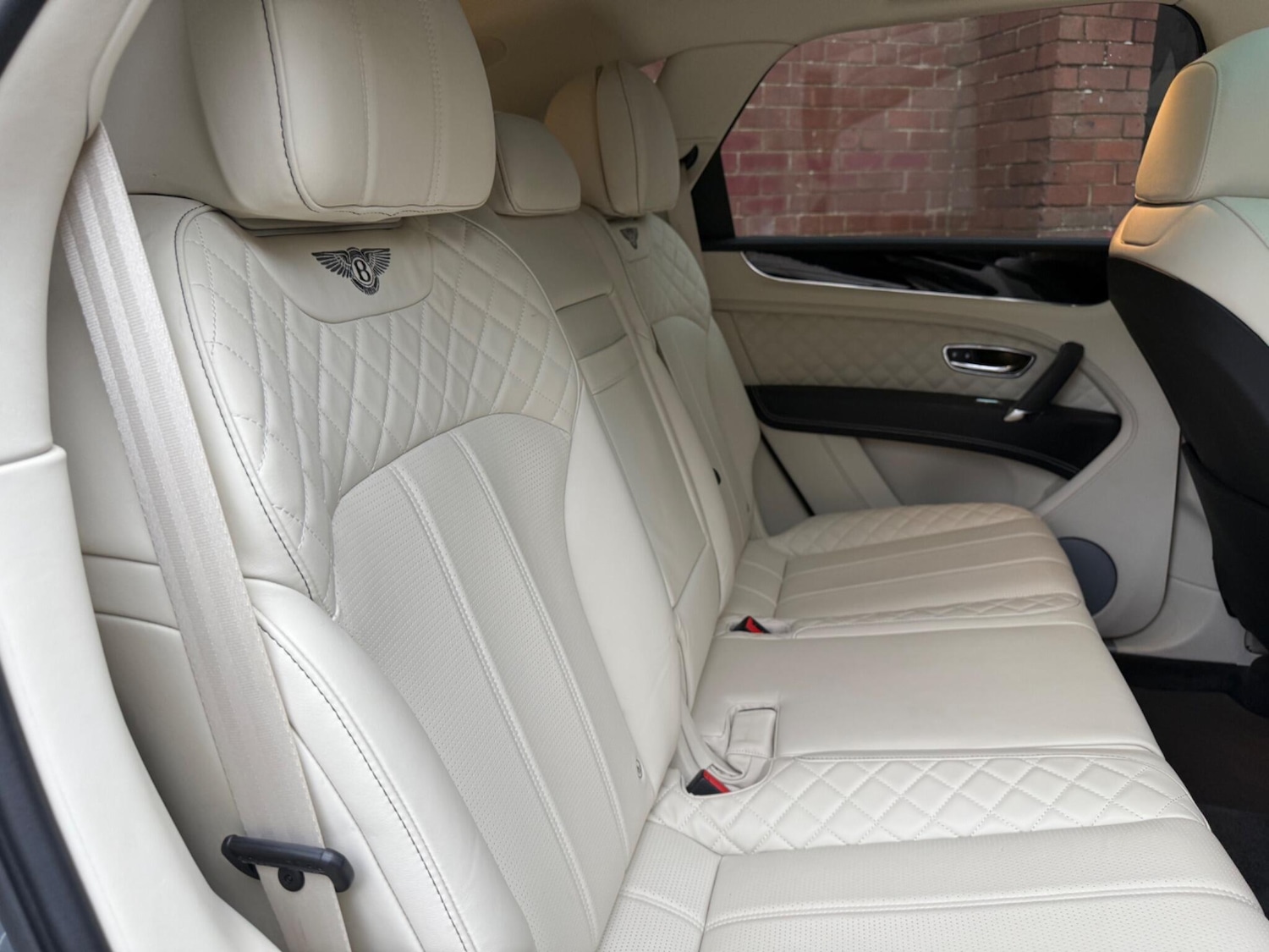 Used Bentley Bentayga 2018 for sale - 76714832: Photo 28