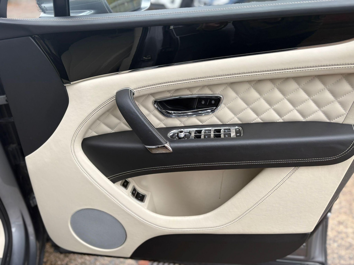 Used Bentley Bentayga 2018 for sale - 76714832: Photo 36