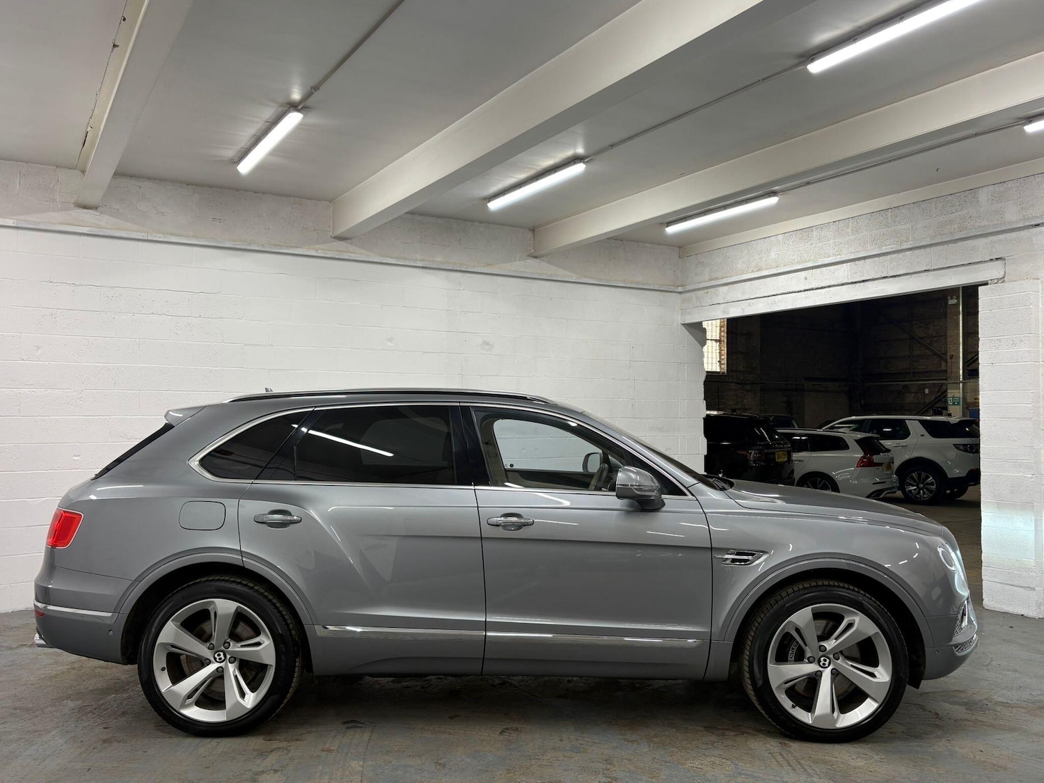 Used Bentley Bentayga 2018 for sale - 76714832: Photo 4