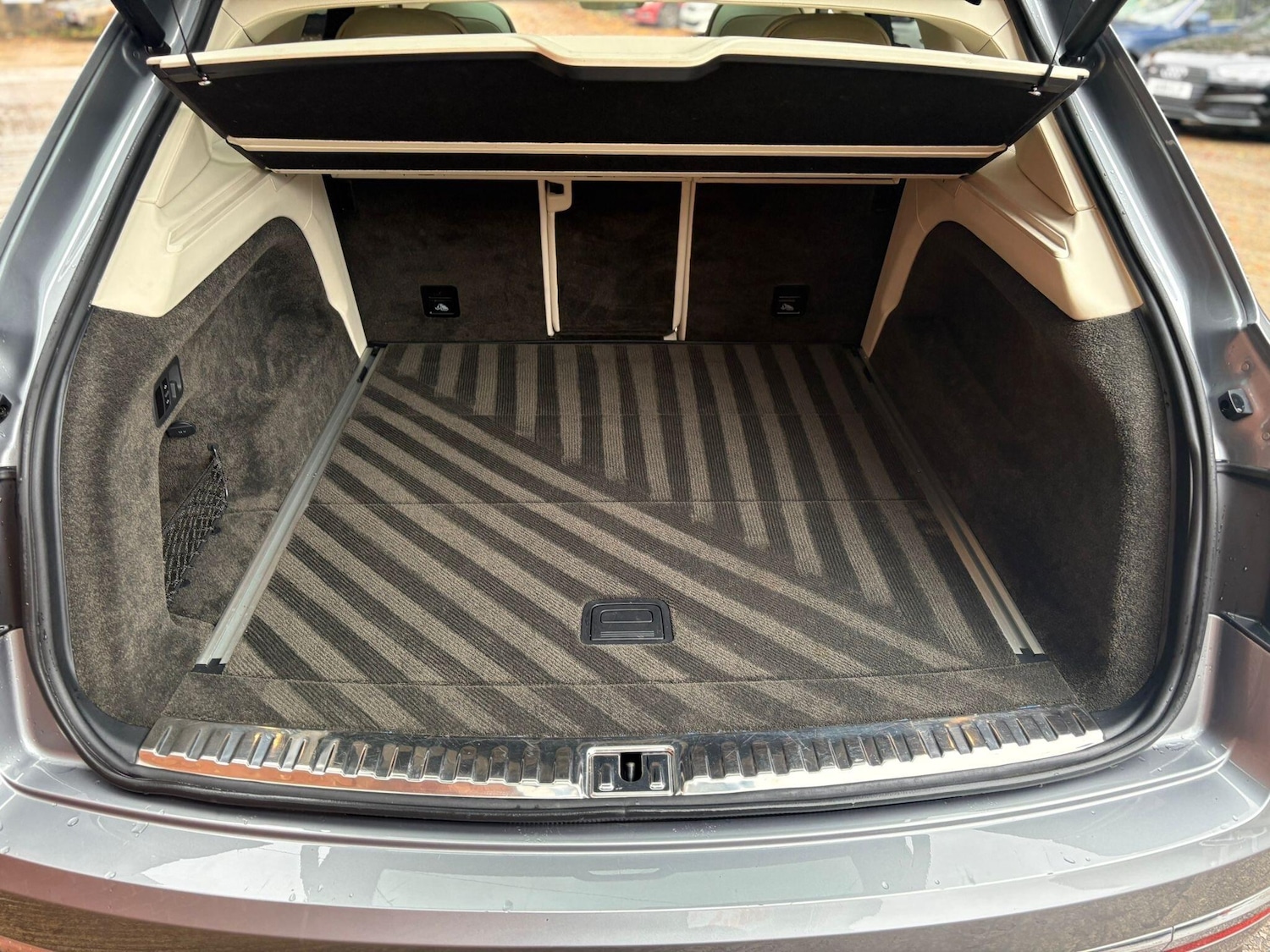 Used Bentley Bentayga 2018 for sale - 76714832: Photo 52