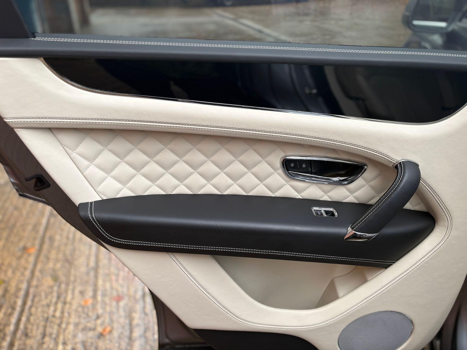 Used Bentley Bentayga 2018 for sale - 76714832: Photo 65