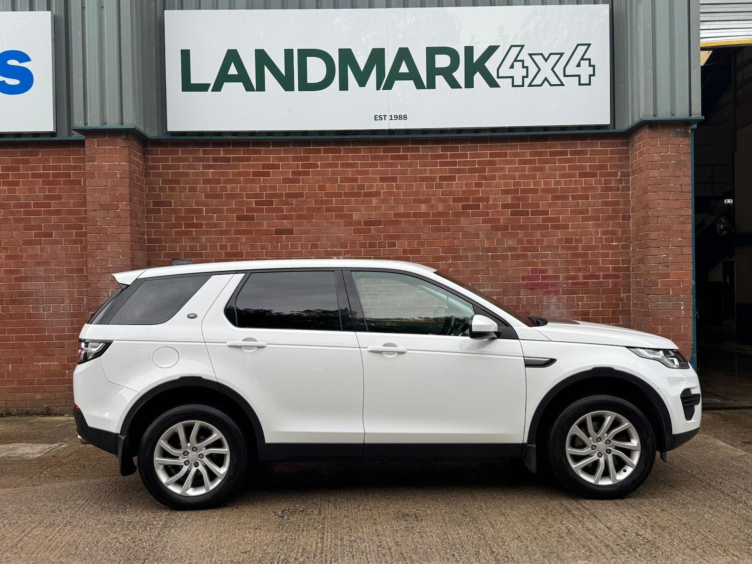 Used Land Rover Discovery Sport 2018 for sale - 78035034: Photo 7