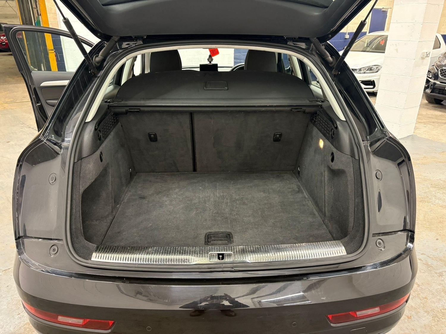 Used Audi Q3 2015 for sale - 76714141: Photo 4