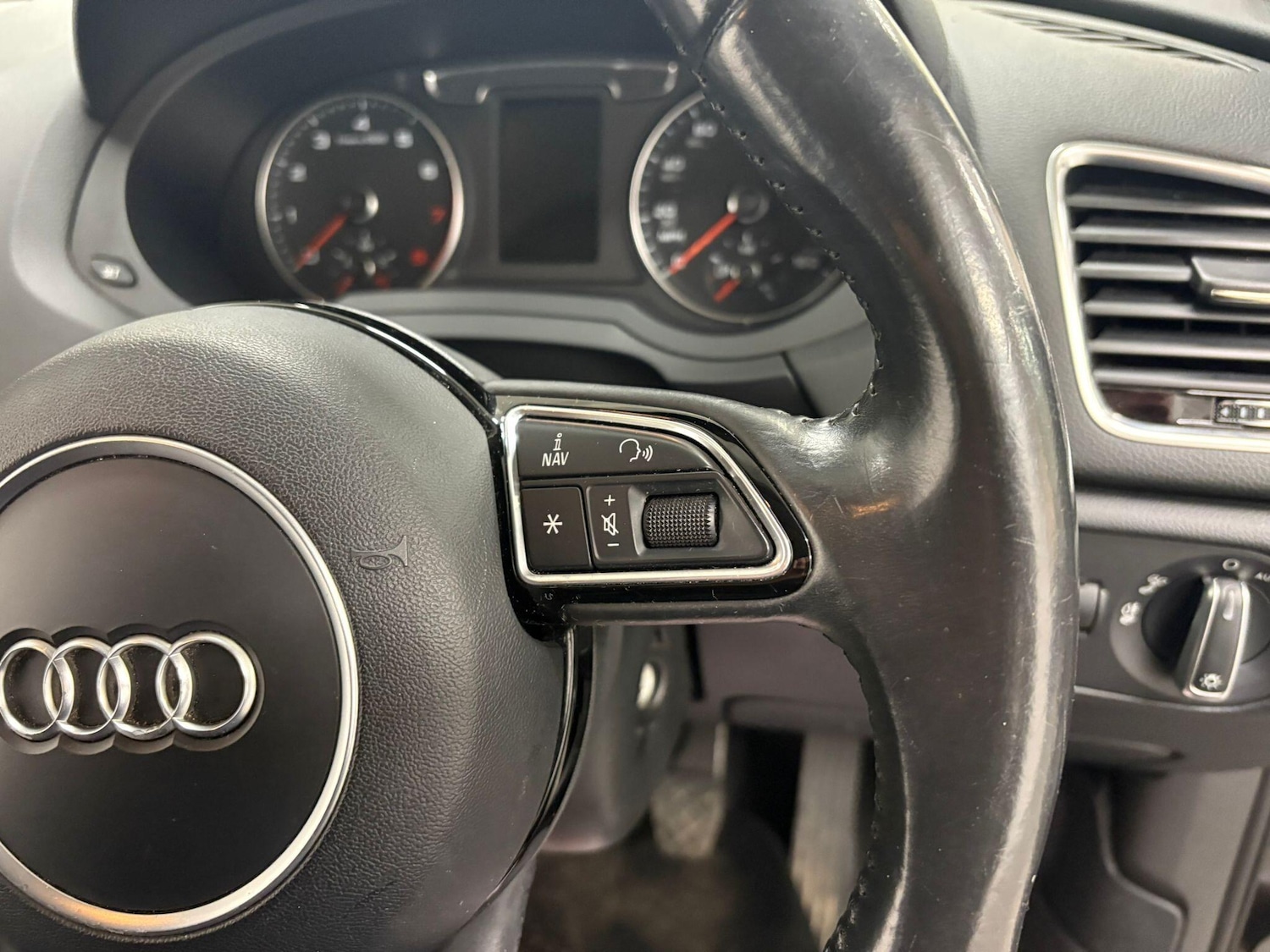 Used Audi Q3 2015 for sale - 76714141: Photo 5