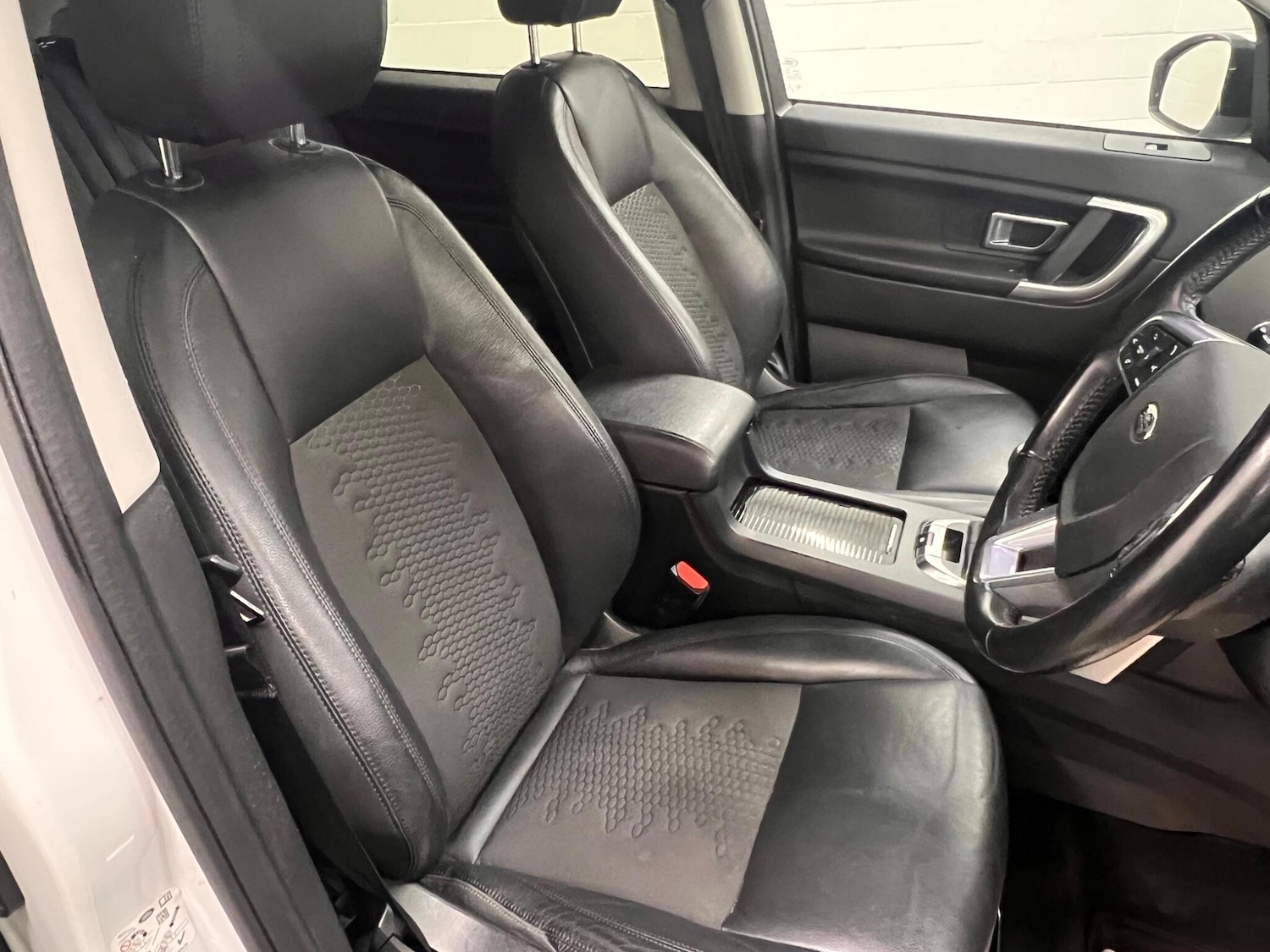 Used Land Rover Discovery Sport 2018 for sale - 76701311: Photo 21