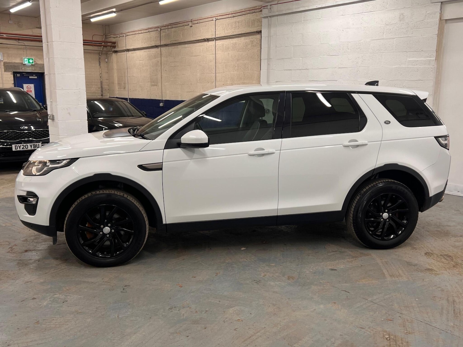 Used Land Rover Discovery Sport 2018 for sale - 76701311: Photo 4