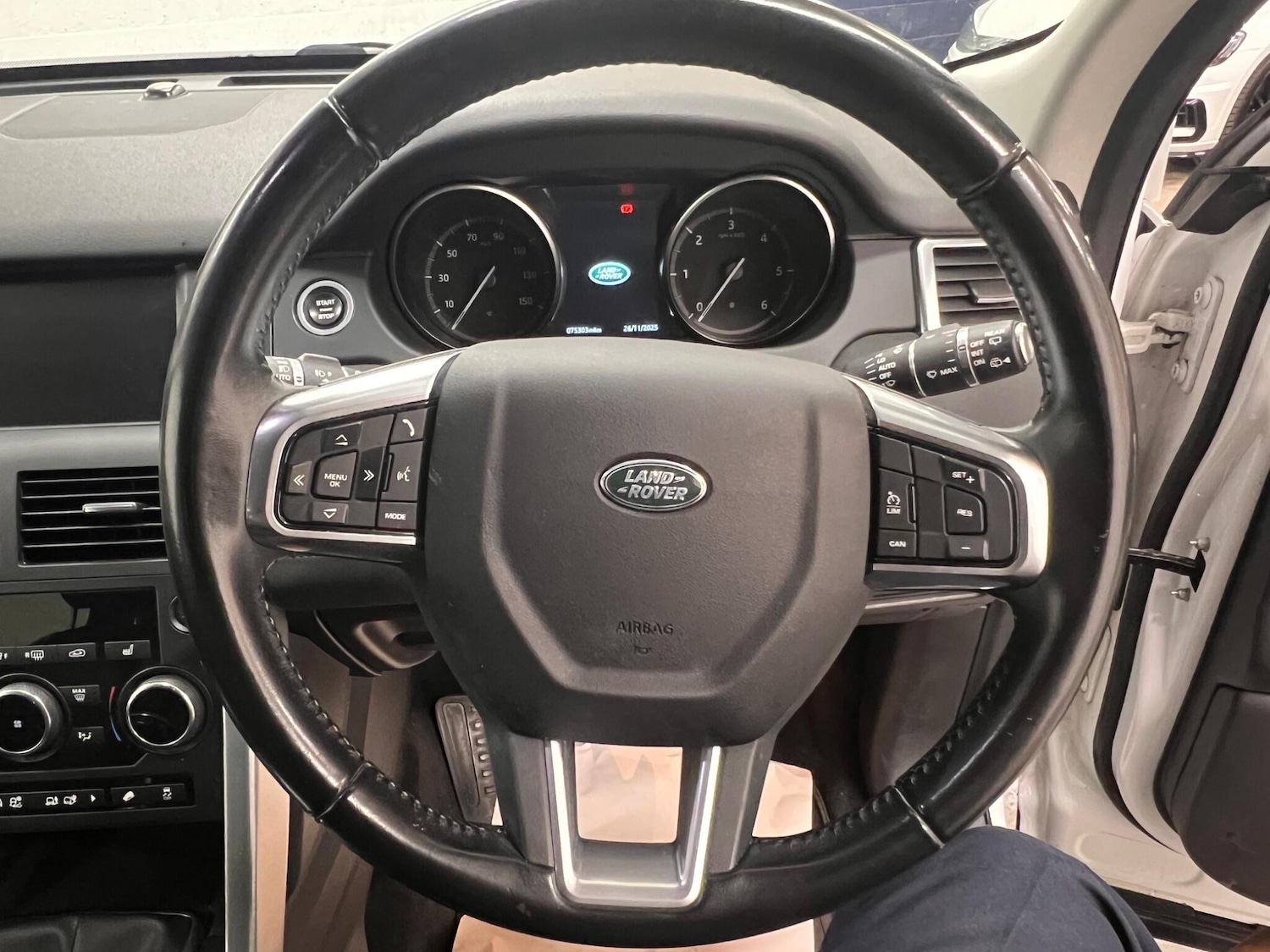 Used Land Rover Discovery Sport 2018 for sale - 76701311: Photo 43