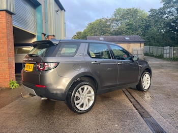Used Land Rover Discovery Sport 2018 for sale - 76000914: Photo