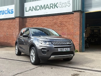 Used Land Rover Discovery Sport 2017 for sale - 75928300: Photo