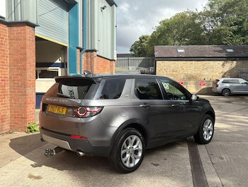 Used Land Rover Discovery Sport 2017 for sale - 75928300: Photo
