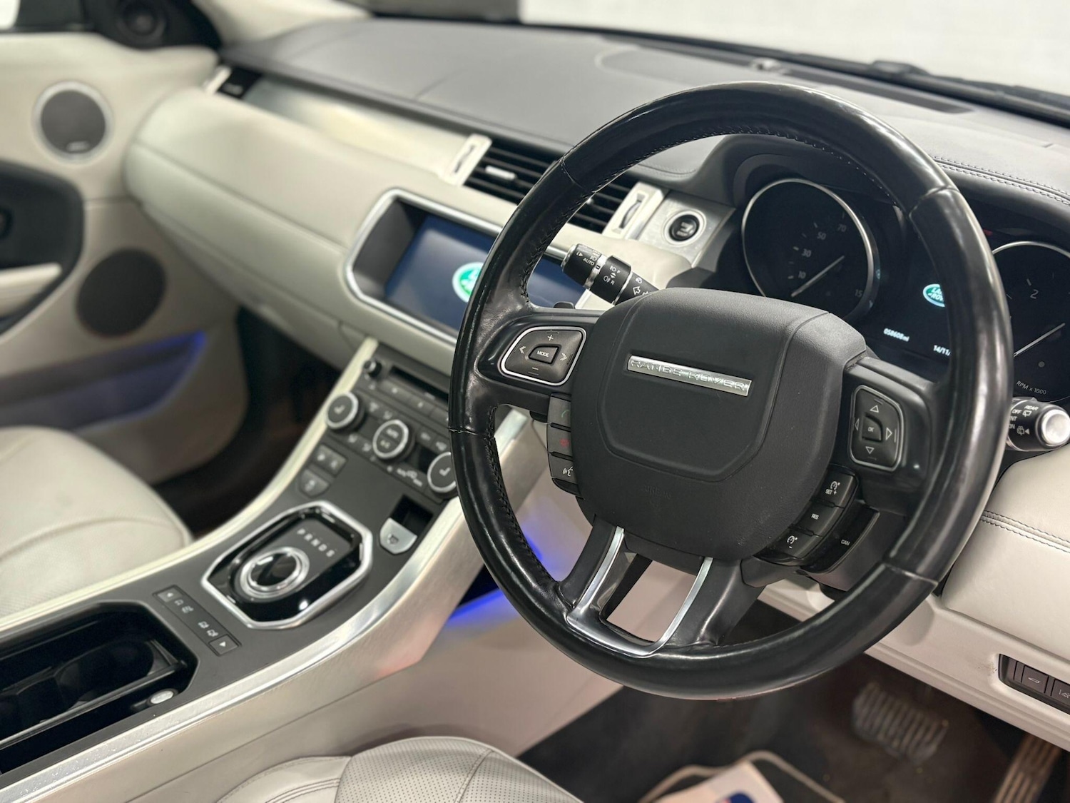 Used Land Rover Range Rover Evoque 2017 for sale - 76585030: Photo 43