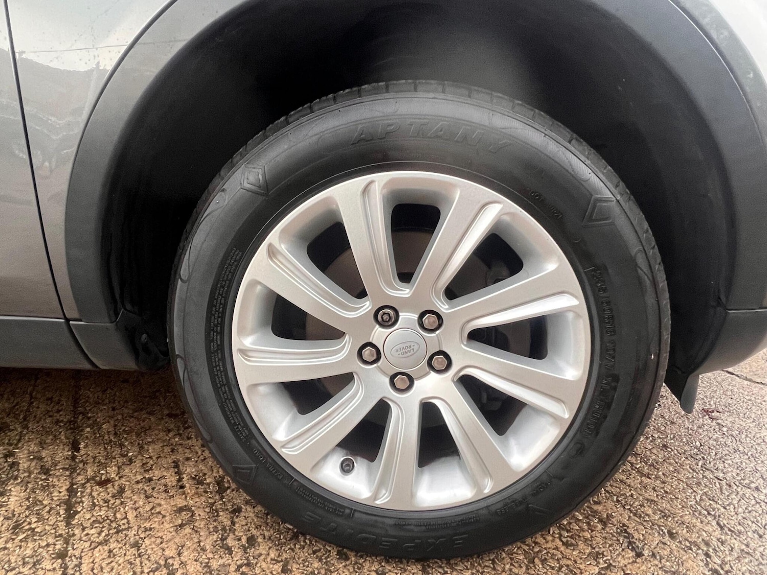 Used Land Rover Discovery Sport 2016 for sale - 76512398: Photo 32