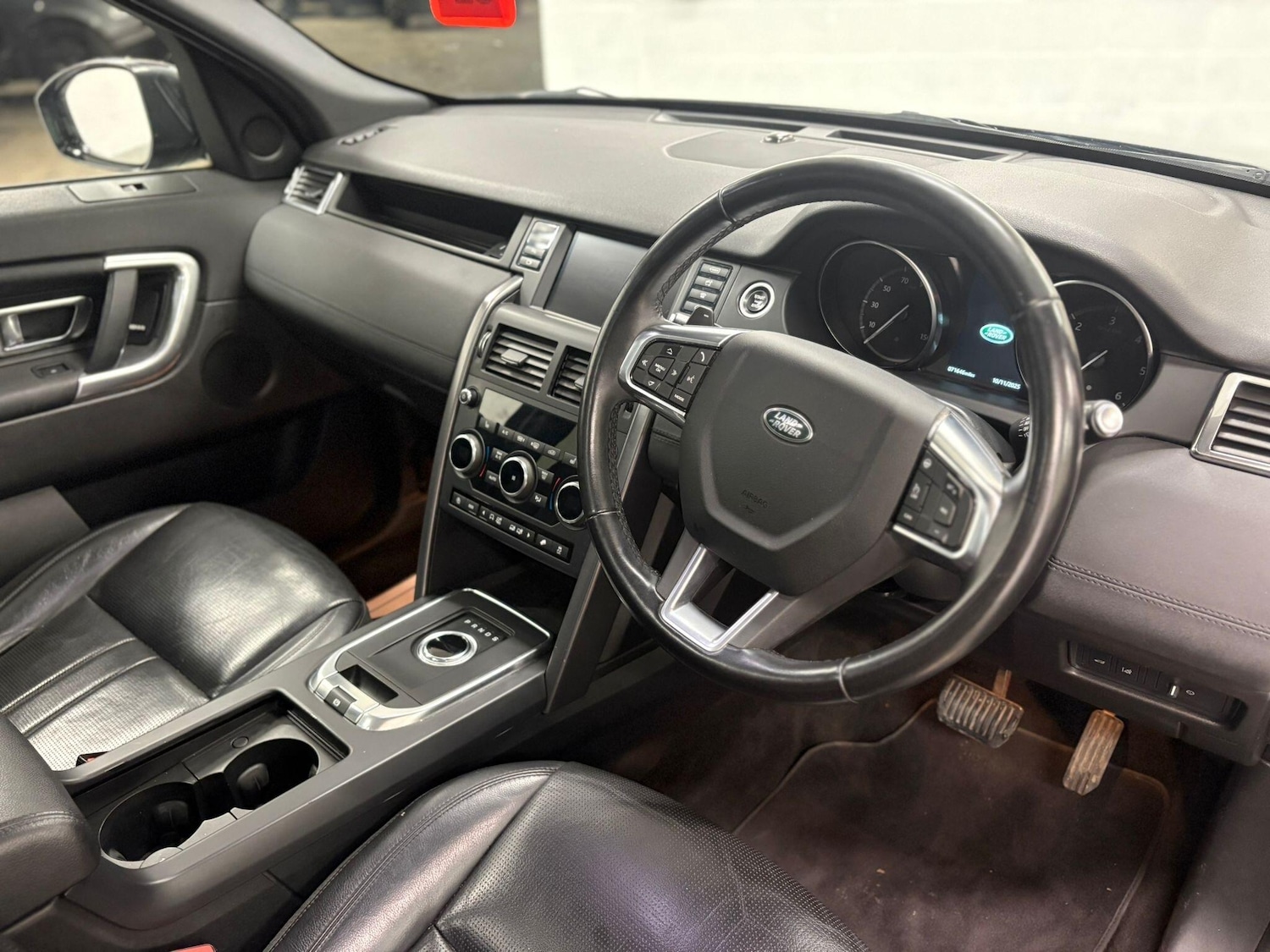 Used Land Rover Discovery Sport 2019 for sale - 76585217: Photo 11