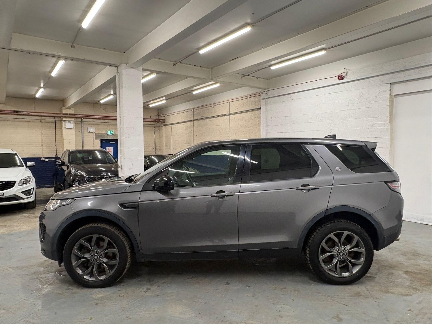 Used Land Rover Discovery Sport 2019 for sale - 76585217: Photo 42