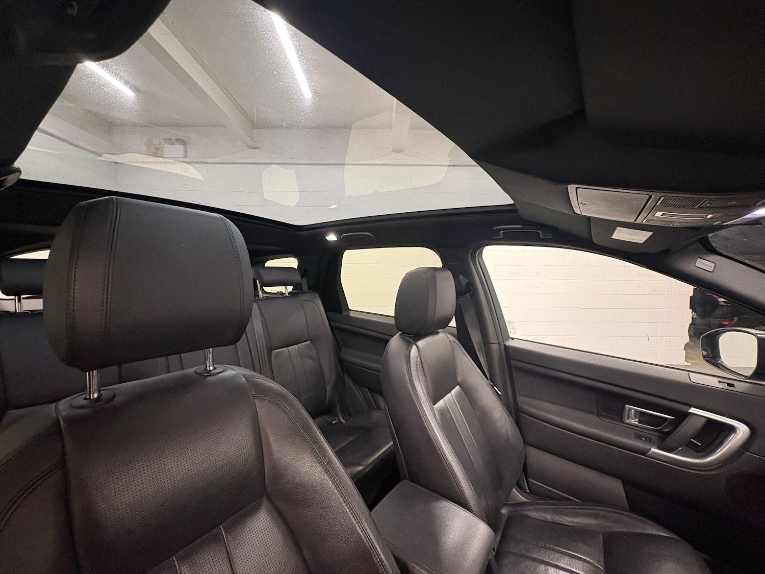 Used Land Rover Discovery Sport 2019 for sale - 76585217: Photo 47