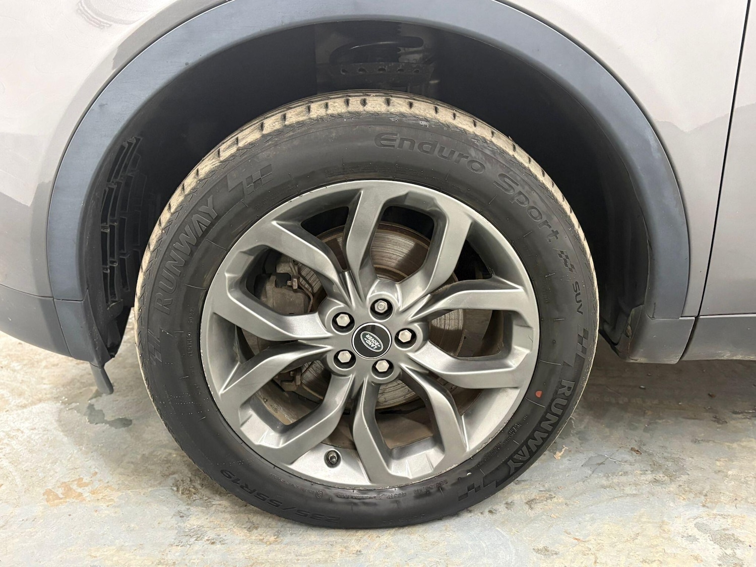 Used Land Rover Discovery Sport 2019 for sale - 76585217: Photo 76