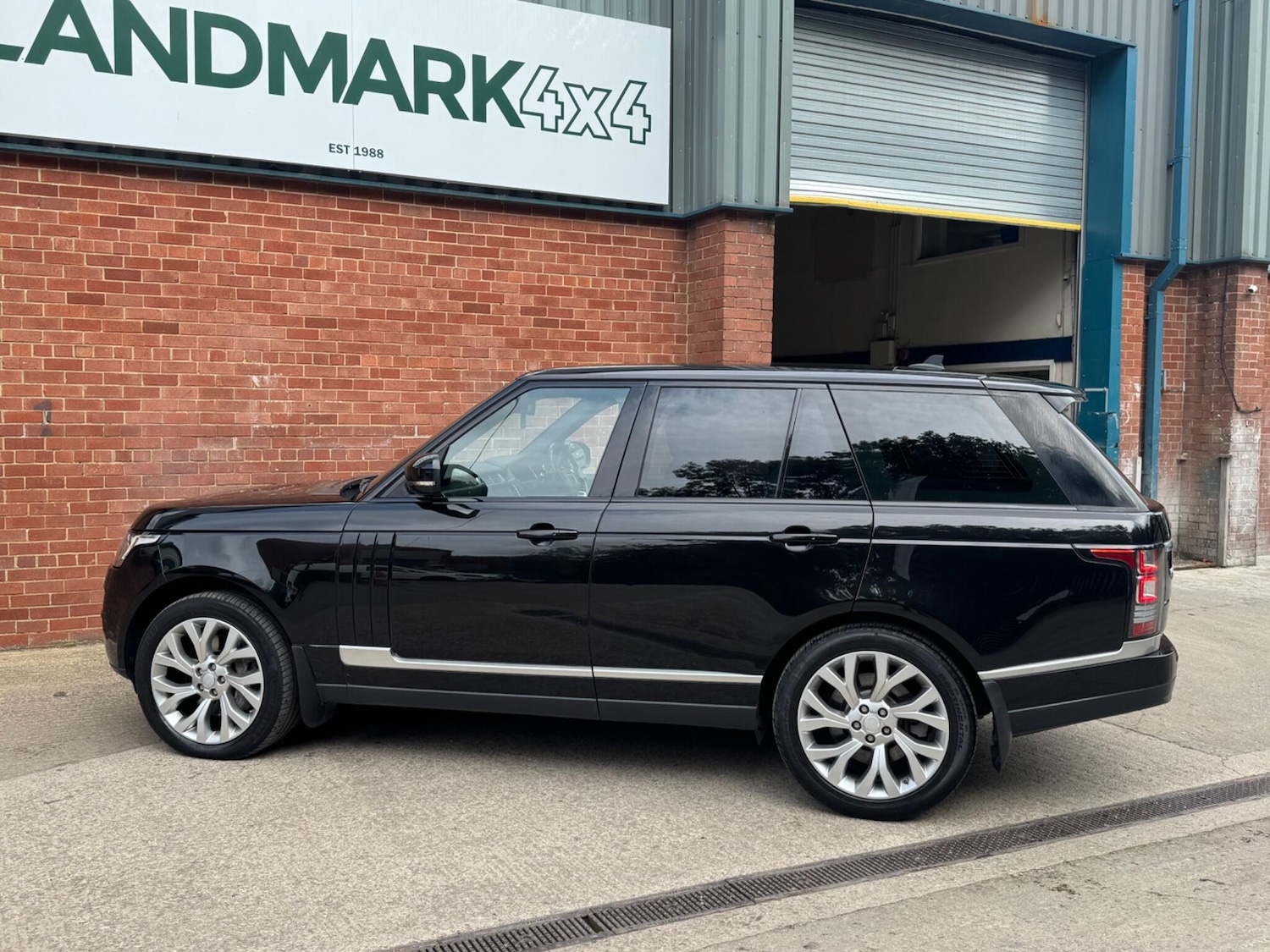 Used Land Rover Range Rover 2015 for sale - 76441021: Photo 4