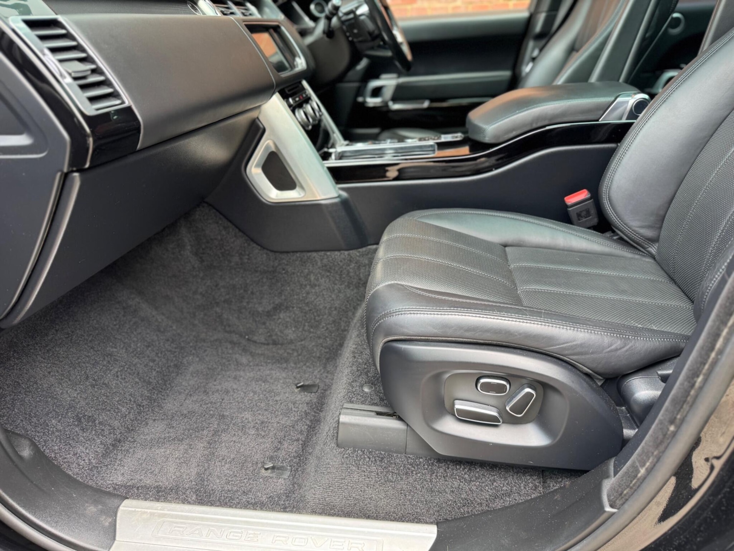 Used Land Rover Range Rover 2015 for sale - 76441021: Photo 41