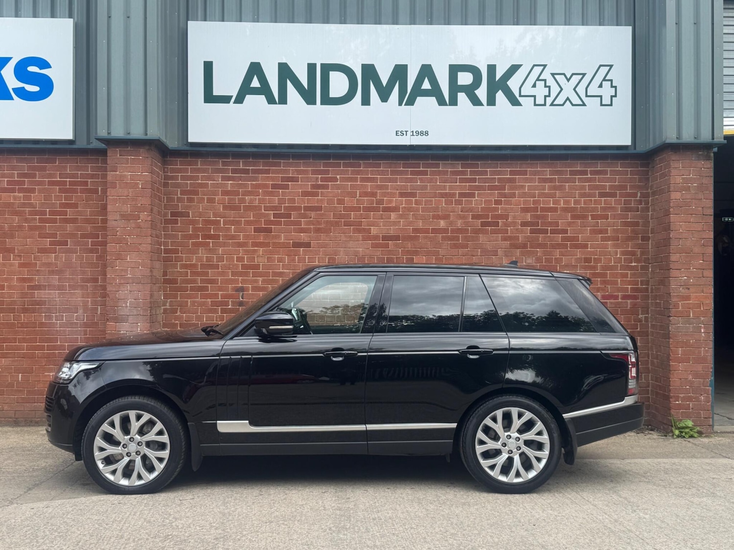 Used Land Rover Range Rover 2015 for sale - 76441021: Photo 9