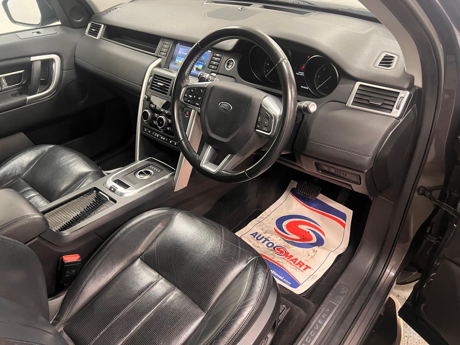 Used Land Rover Discovery Sport 2017 for sale - 76976097: Photo 12