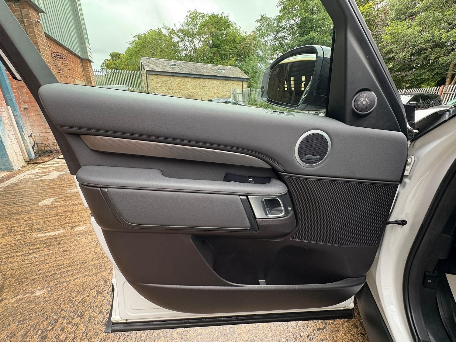 Used Land Rover Discovery 2019 for sale - 77202449: Photo 43