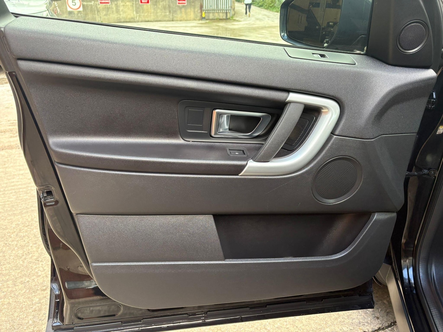 Used Land Rover Discovery Sport 2018 for sale - 76688674: Photo 11