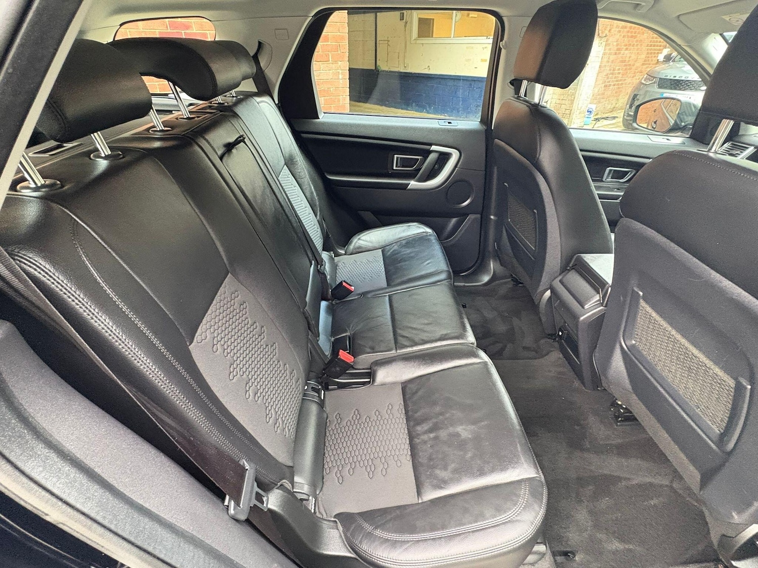 Used Land Rover Discovery Sport 2018 for sale - 76688674: Photo 16