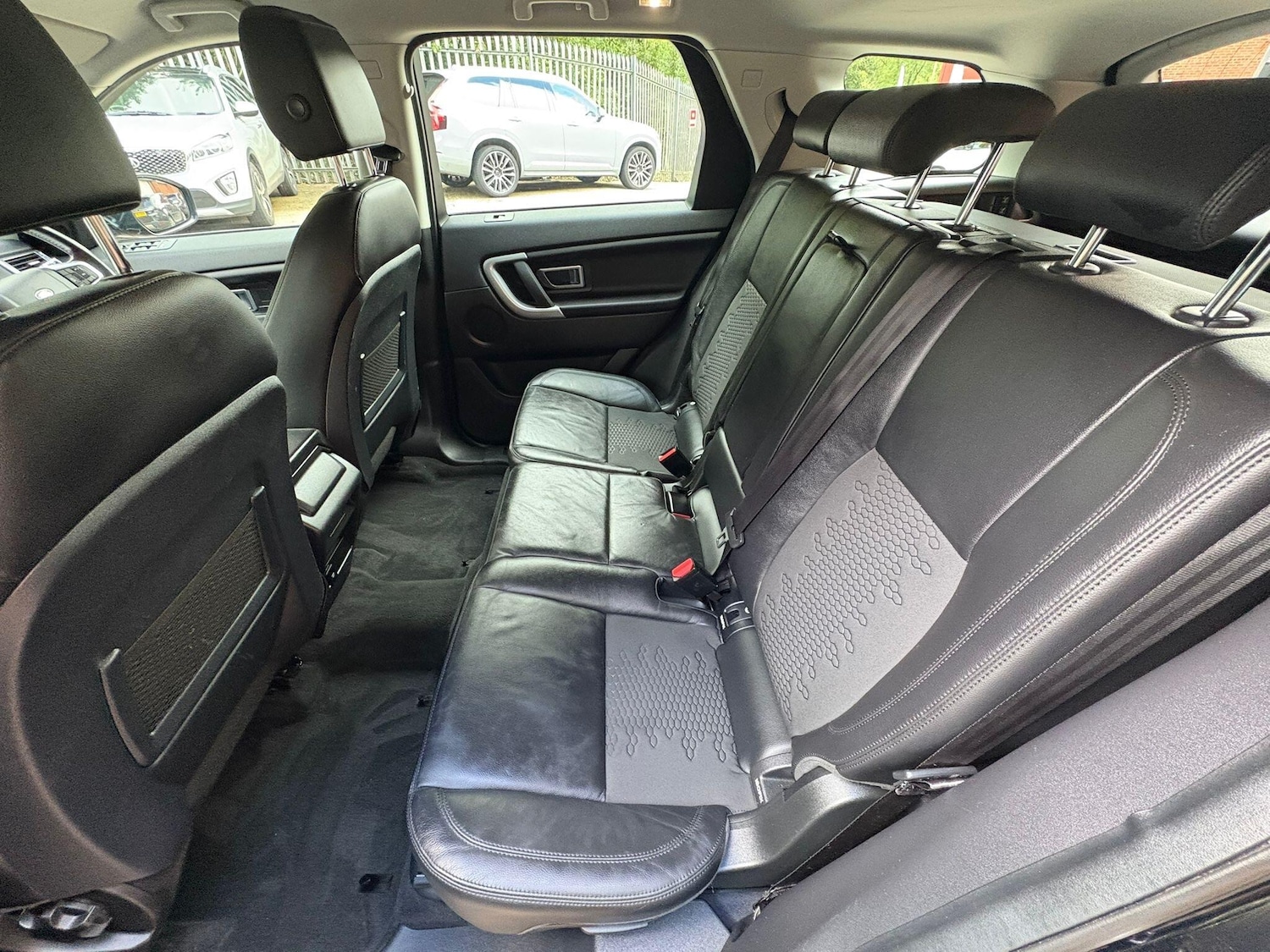 Used Land Rover Discovery Sport 2018 for sale - 76688674: Photo 29