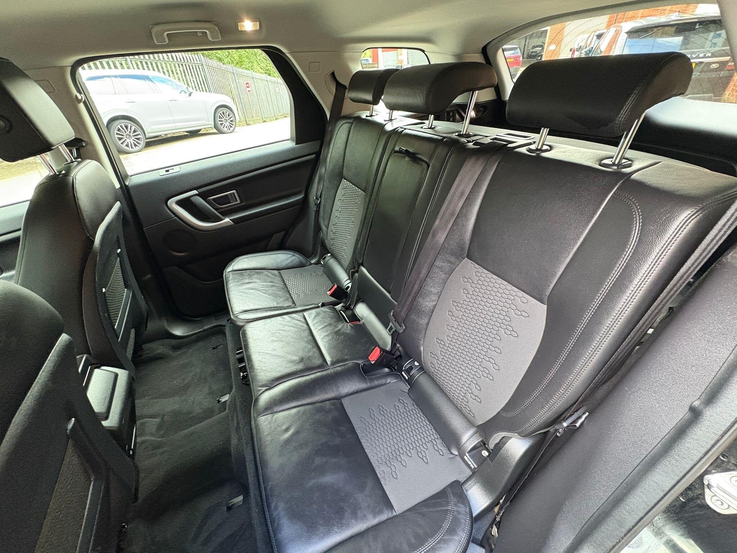 Used Land Rover Discovery Sport 2018 for sale - 76688674: Photo 30