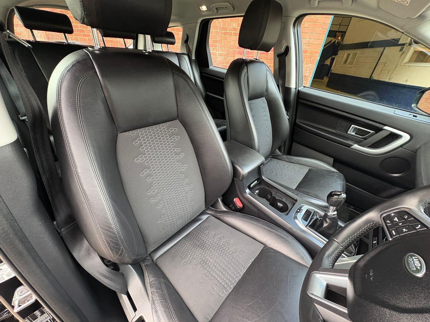 Used Land Rover Discovery Sport 2018 for sale - 76688674: Photo 31