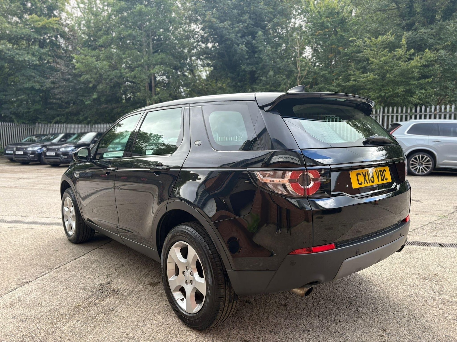 Used Land Rover Discovery Sport 2018 for sale - 76688674: Photo 5